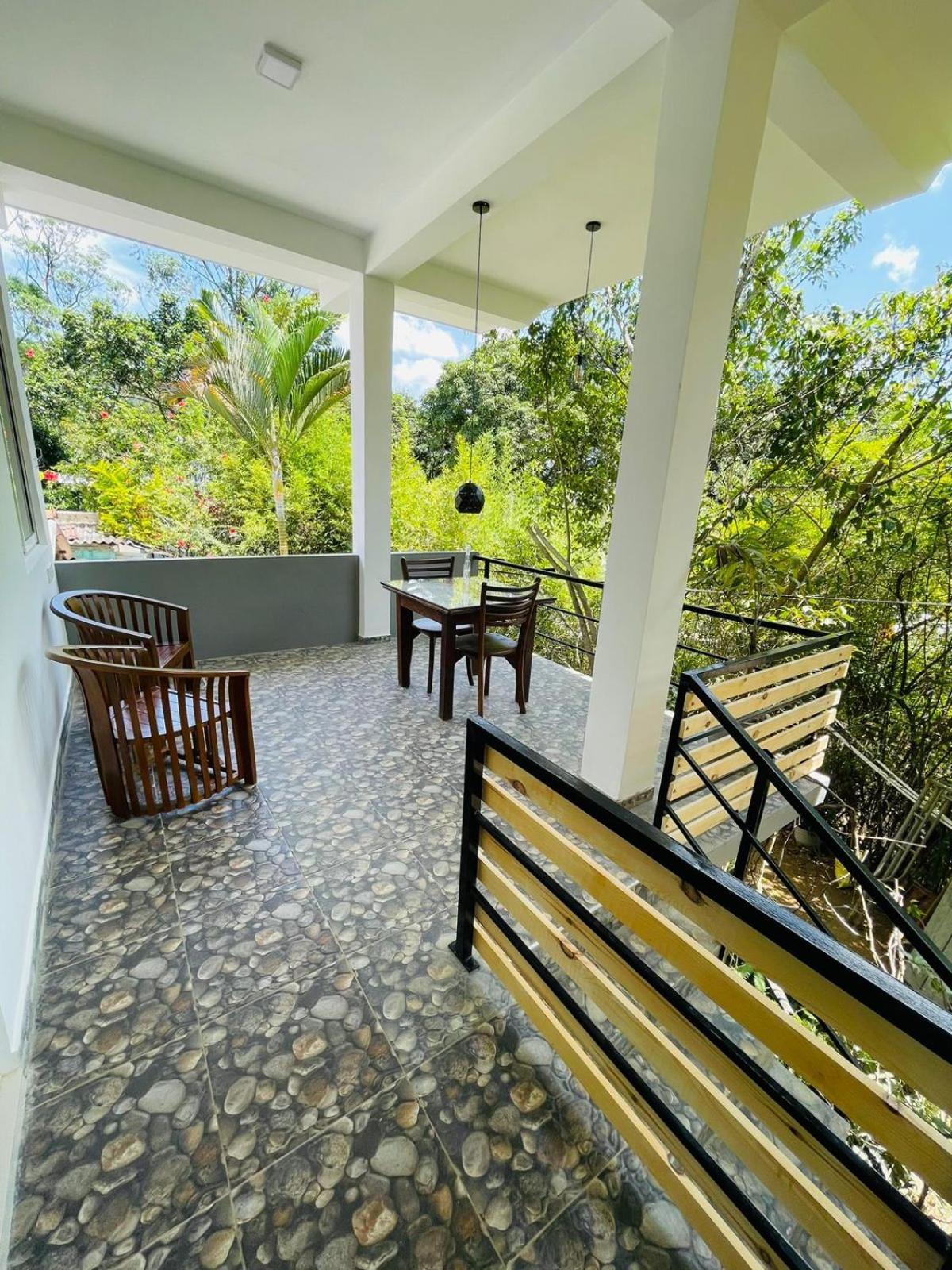 Dhanudi Homestay Ella Bagian luar foto