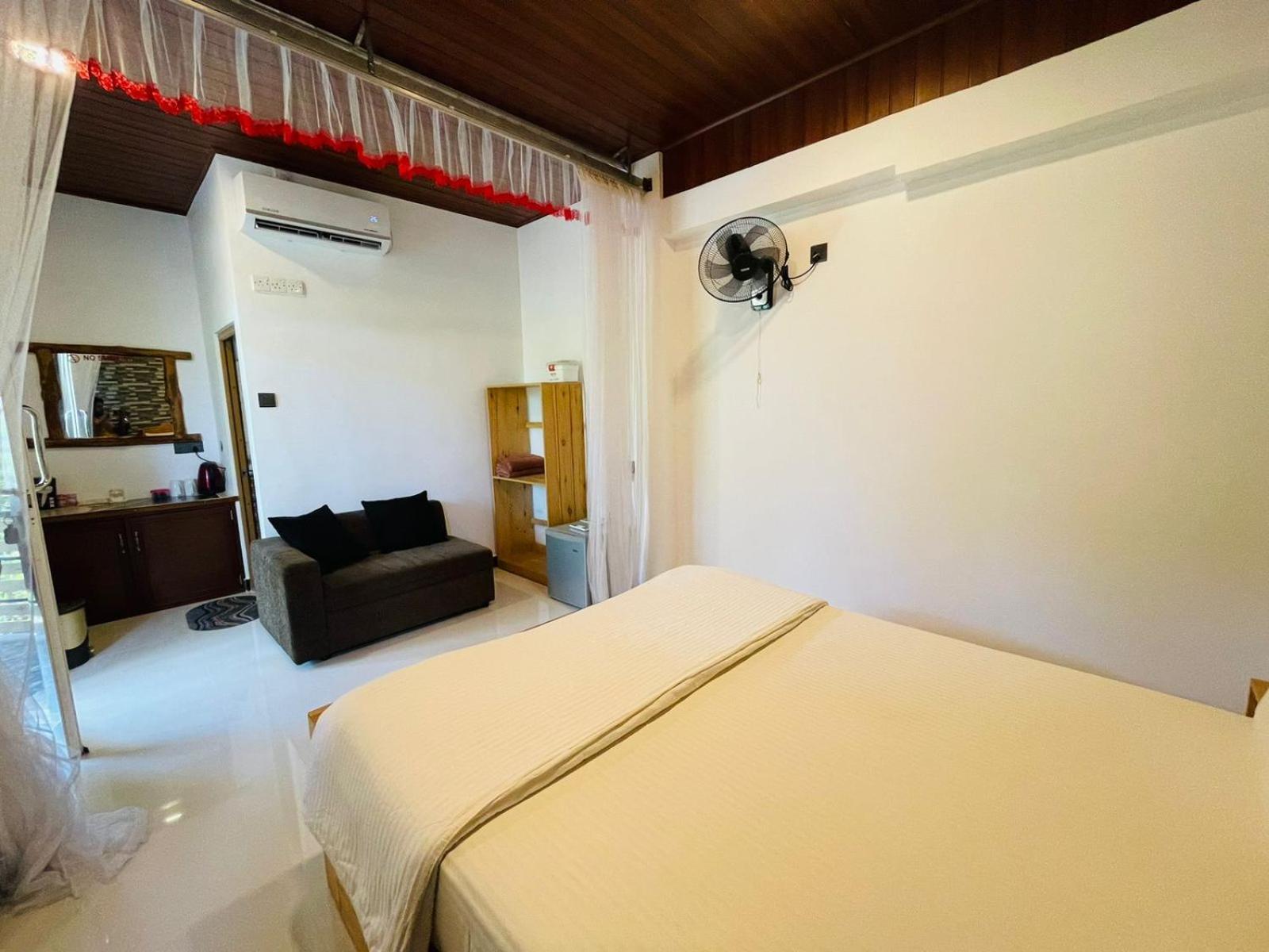 Dhanudi Homestay Ella Bagian luar foto
