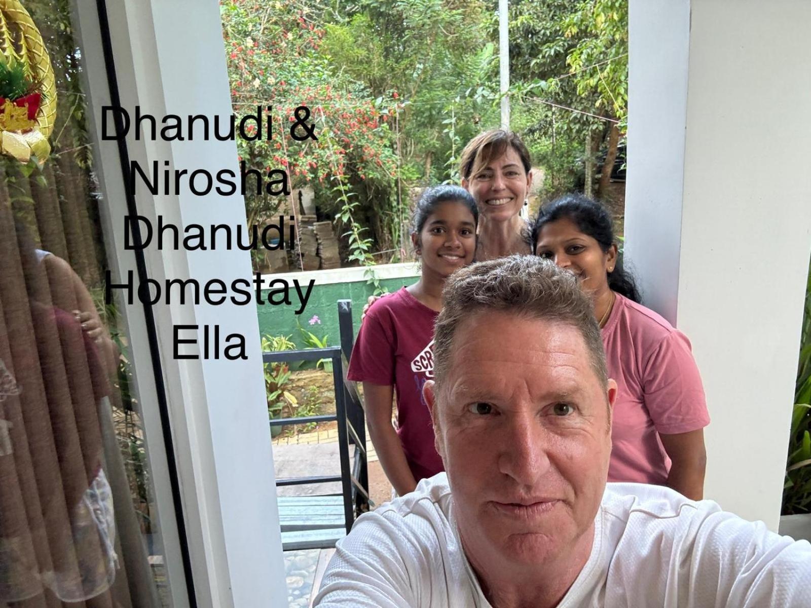 Dhanudi Homestay Ella Bagian luar foto